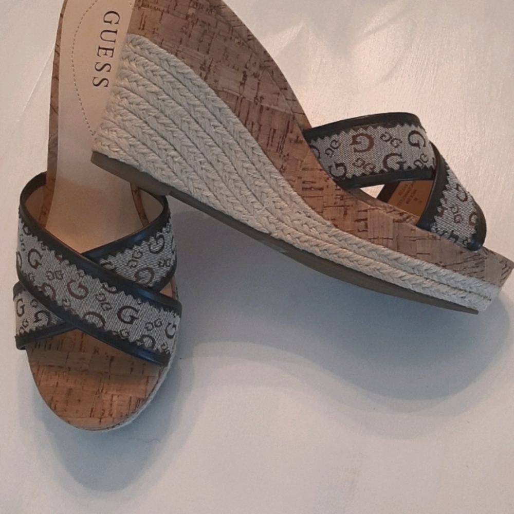 NWOT Guess cork wedge sandals 9M